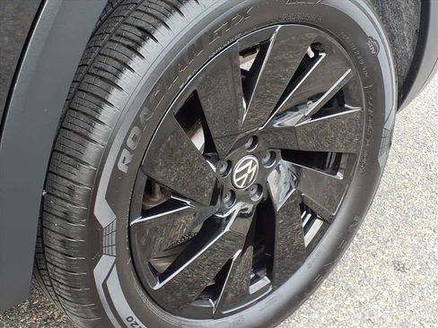 Used 2024 Volkswagen Atlas SE w/ Panoramic Sunroof Package image 22