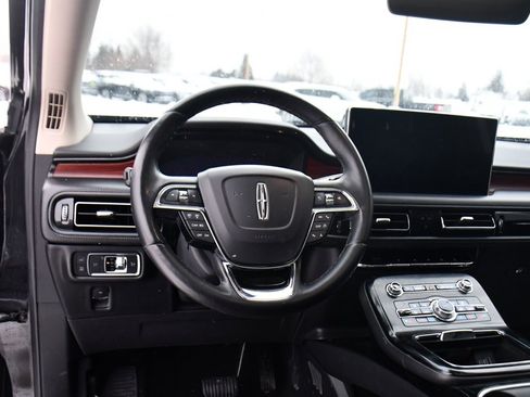 Used 2022 Lincoln Nautilus Reserve image 12