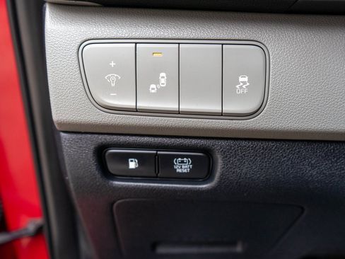 Used 2017 Kia Niro Touring image 18