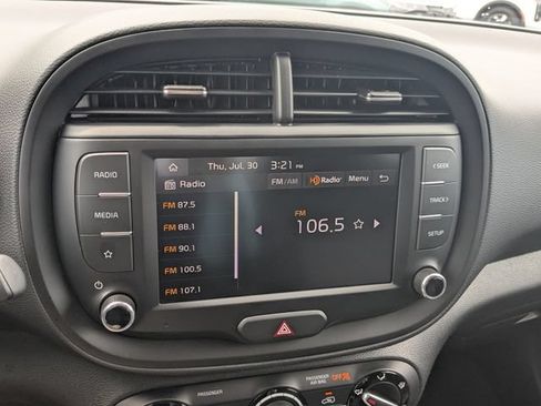 Certified 2025 Kia Soul LX w/ LX Technology Package FWD image 22