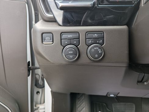 Certified 2022 Chevrolet Silverado 1500 LT w/ Convenience Package II AWD/4WD image 14