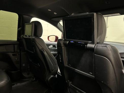 Used 2019 Chrysler Pacifica Touring-L Plus w/ S Appearance Package FWD image 27