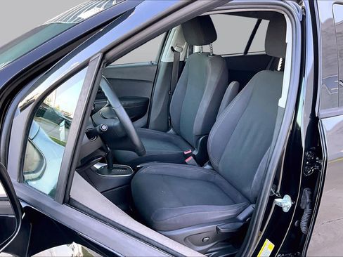 Used 2019 Chevrolet Trax LS FWD image 8