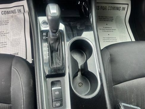 Used 2024 Nissan Altima 2.5 SV w/ SV Premium Package FWD image 18
