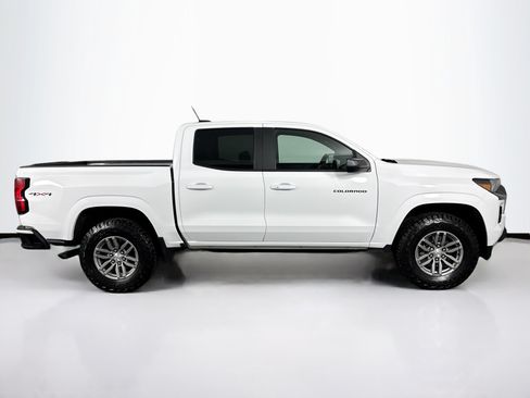 Used 2023 Chevrolet Colorado LT AWD/4WD image 16