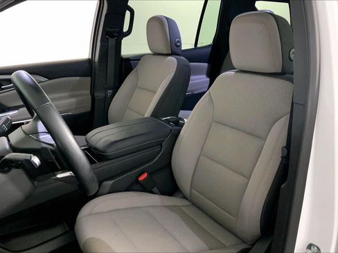 Used 2025 Chevrolet Traverse LT AWD/4WD image 22