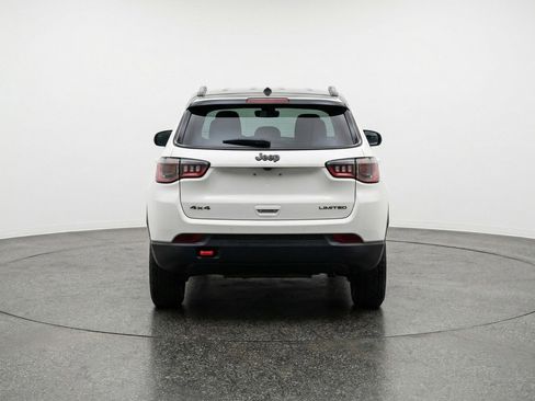 Used 2025 Jeep Compass Trailhawk AWD/4WD image 7