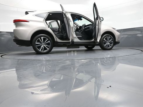 Certified 2023 Toyota Venza LE AWD/4WD image 47