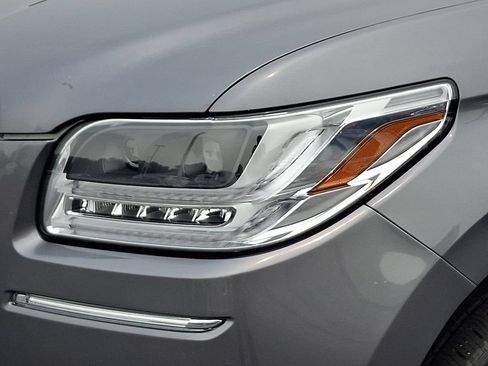 Certified 2021 Lincoln Navigator Reserve AWD/4WD image 9