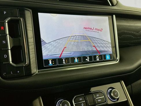 Used 2021 GMC Yukon XL Denali w/ Denali Premium Package AWD/4WD image 14