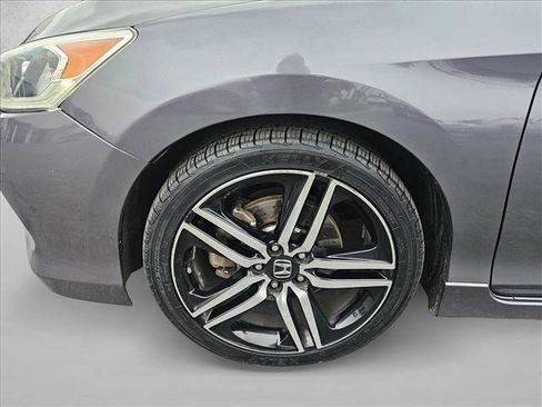 Used 2017 Honda Accord Sport image 22