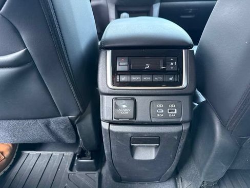 Used 2025 Subaru Ascent Touring w/ Popular Package #2 AWD/4WD image 18