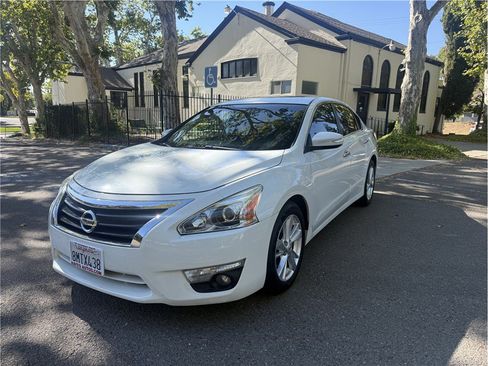 Used 2013 Nissan Altima 2.5 SV w/ 2.5SV Convenience Pkg FWD image 1