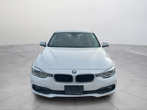 Used 2018 BMW 320i Sedan image 10