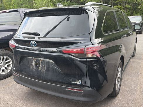 Used 2022 Toyota Sienna LE AWD/4WD image 7