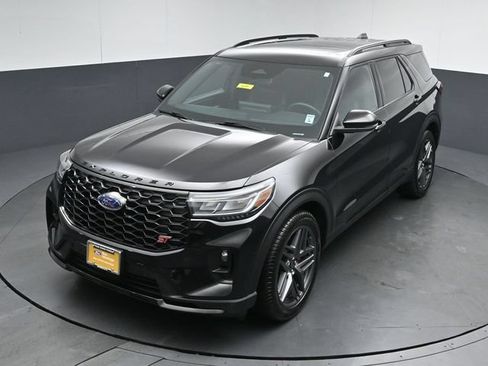 Certified 2025 Ford Explorer ST AWD/4WD image 49