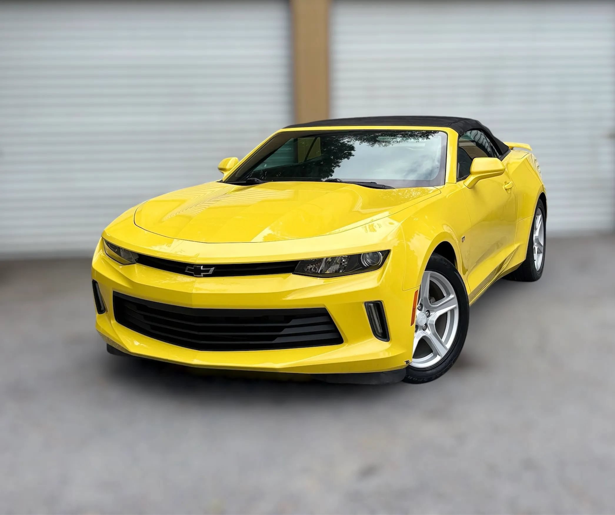 Used 2017 Chevrolet Camaro LT RWD image 2