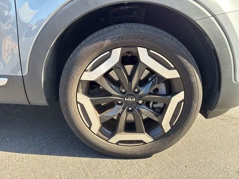 Used 2024 Kia Telluride S FWD image 11