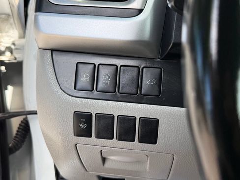 Used 2019 Toyota Highlander XLE AWD/4WD image 16