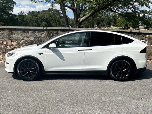 Used 2022 Tesla Model X image 7