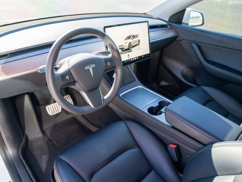 Used 2022 Tesla Model Y Performance AWD/4WD image 4