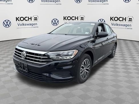 Used 2021 Volkswagen Jetta SE image 3