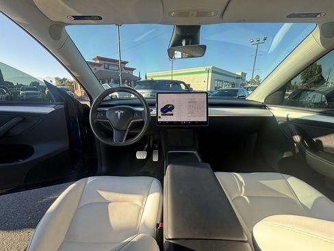 Used 2023 Tesla Model Y Performance AWD/4WD image 16