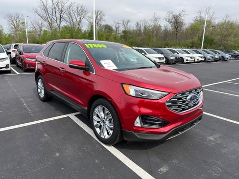 Used 2020 Ford Edge Titanium w/ Equipment Group 301A AWD/4WD image 9