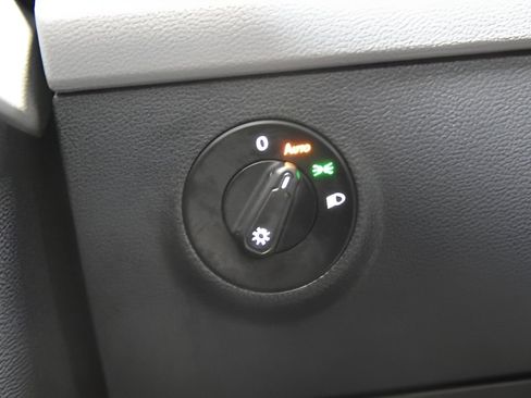 Used 2024 Volkswagen Taos S image 17