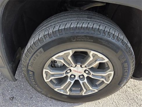 Used 2025 GMC Sierra 1500 SLT image 10