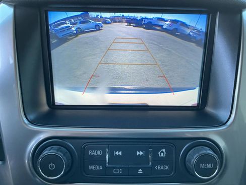 Used 2018 Chevrolet Suburban LT image 30