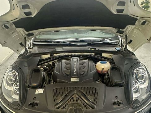 Used 2015 Porsche Macan S image 45