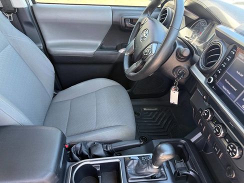 Used 2021 Toyota Tacoma SR5 w/ SR5 Appearance Package (SM) RWD image 10