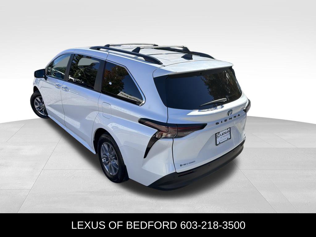 Used 2025 Toyota Sienna XLE w/ XLE Plus Package AWD/4WD image 4