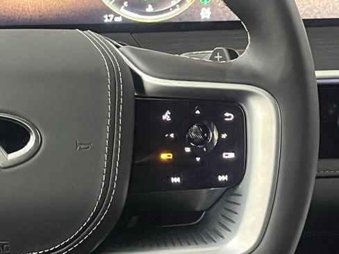 Certified 2025 INFINITI QX80 Sensory image 27