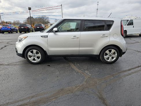 Used 2017 Kia Soul image 29