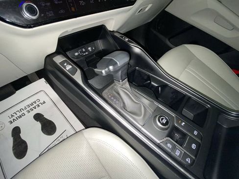 Used 2025 Kia Sorento S w/ Panoramic Sunroof Package FWD image 20
