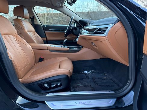 Used 2020 BMW 740i xDrive w/ Cold Weather Package image 51