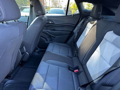 Used 2026 Chevrolet Trax RS image 27