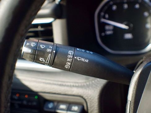 Used 2021 GMC Yukon XL Denali w/ Denali Premium Package image 24