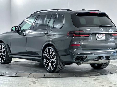 Used 2025 BMW X7 M60i image 6