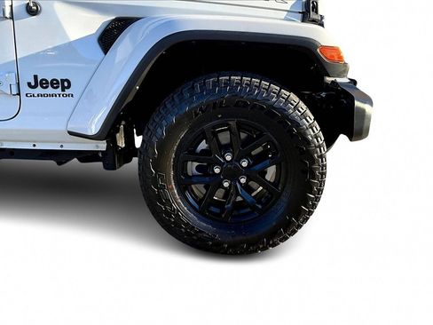 Certified 2022 Jeep Gladiator Sport image 31