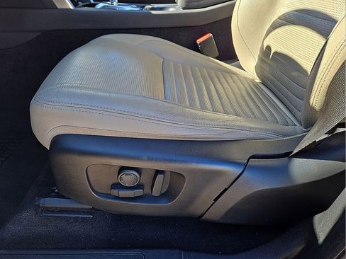 Used 2020 Land Rover Discovery Sport S image 24