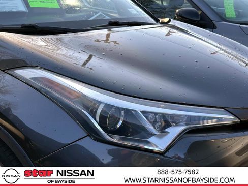 Used 2019 Toyota C-HR XLE image 4