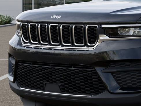 New 2026 Jeep Grand Cherokee Laredo AWD/4WD image 11