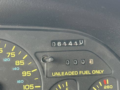 Used 1993 Chevrolet Camaro LT RWD image 24