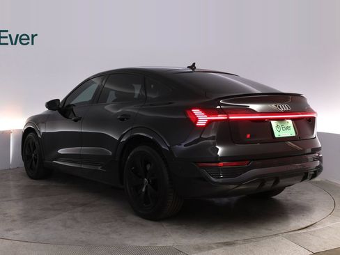 Used 2024 Audi Q8 e-tron Premium Plus w/ Premium Plus Package AWD/4WD image 17