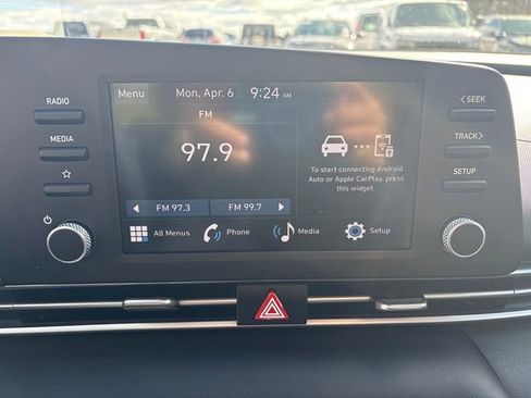 Used 2026 Hyundai Elantra SE FWD image 23