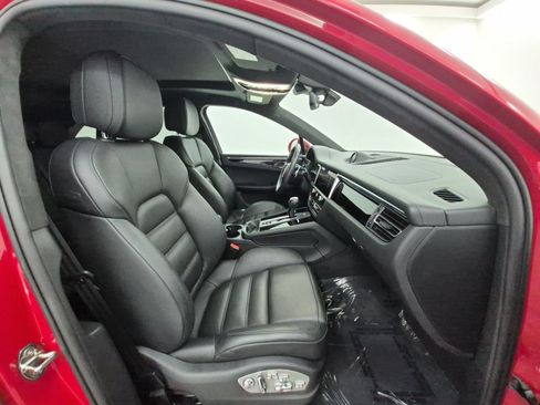 Certified 2023 Porsche Macan S AWD/4WD image 25