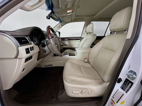 Used 2019 Lexus GX 460 Luxury AWD/4WD image 13